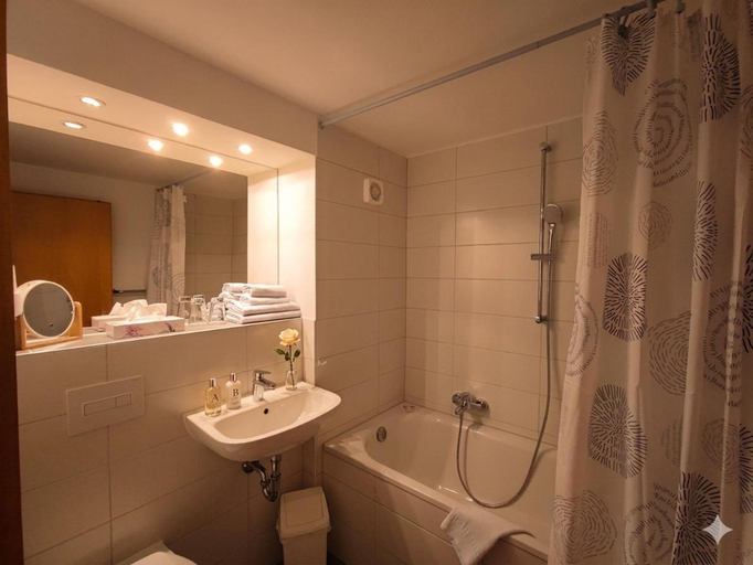 Bathroom 5, Hotel und Appartements Jagerhof Rugen, Vorpommern-Rügen