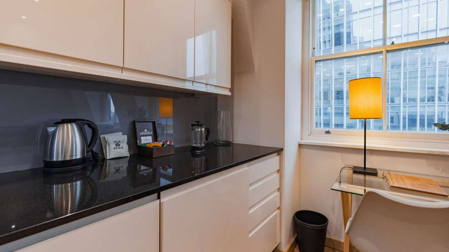 Room 2, Bank Serviced Apartments LovelyStay, London