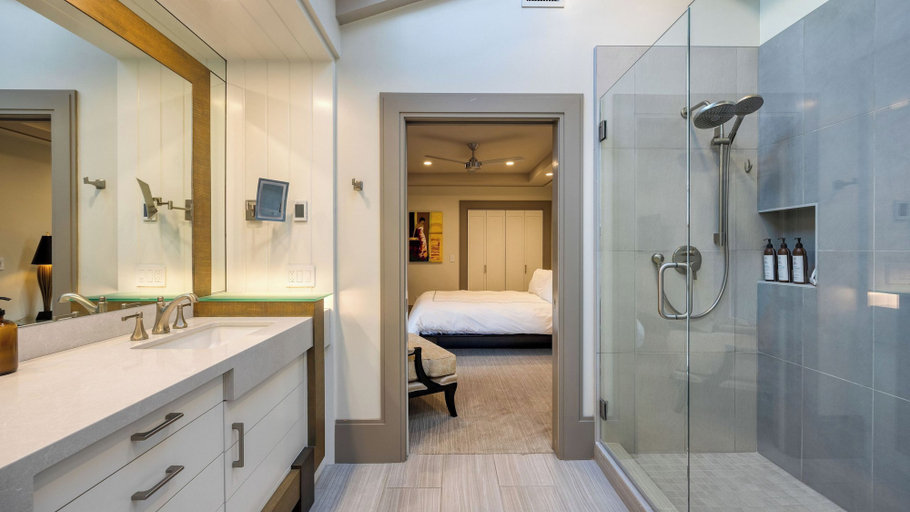 Bathroom 4, Private Pool, Firepit & Wine Room Near Top Paso Wineries Devi Ranch, San Luis Obispo