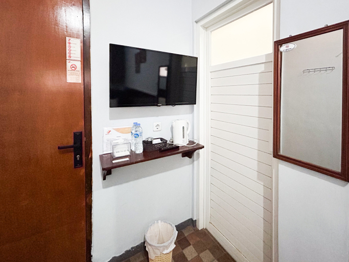 Bathroom 2, Swun Stay Inn @ Sawahan Mitra RedDoorz, Malang