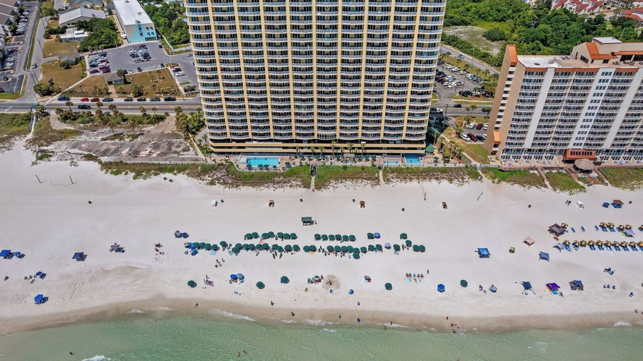 Exterior & Views 2, Emerald Isle 701 by Avantstay Gul Front Corner Unit 2 Pools, Bay