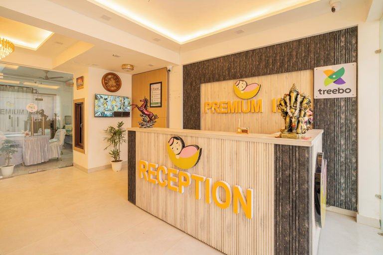 Reception 4, Treebo Premium Inn 62, Gautam Buddha Nagar