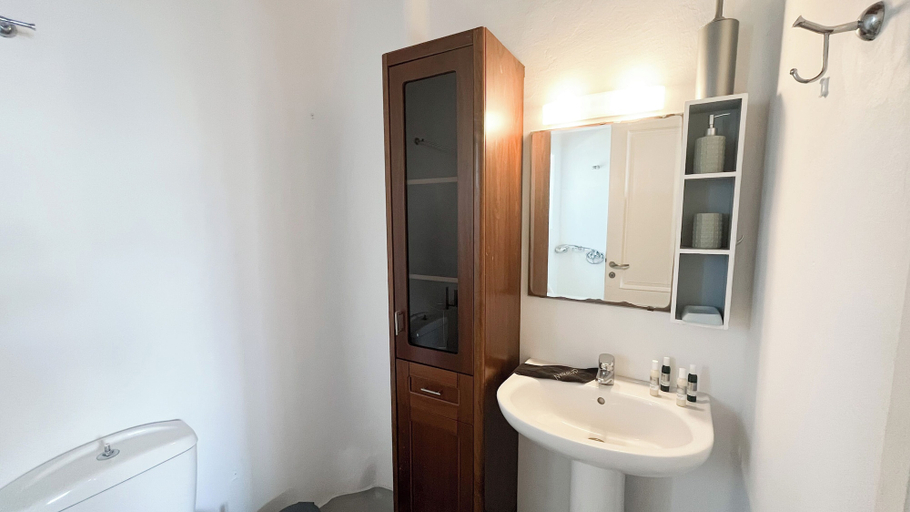 Bathroom 4, Pool House in Ornos, South Aegean