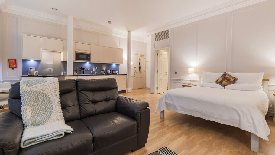 Room 3, Bank Serviced Apartments LovelyStay, London