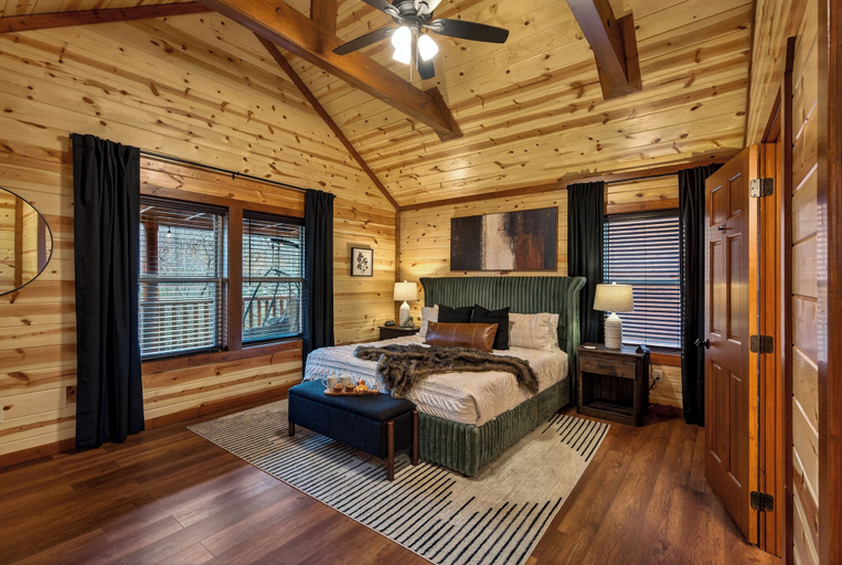 Room 2, Bethlehem Lodge, Sevier