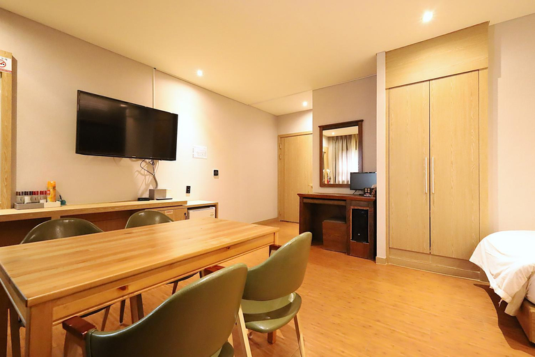 Others 3, Ingye Joy Hotel, Suwon