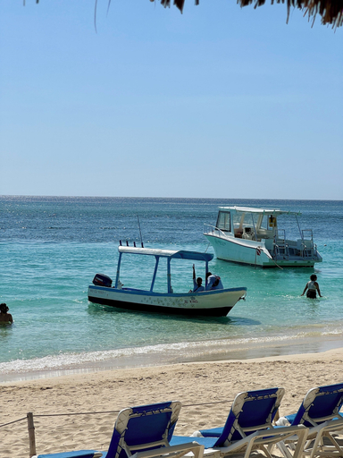 Beach 4, Infinity Pool & Ocean View - Sunrise, Roatán