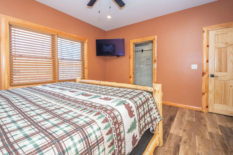 Bedroom 2, Big and Boulder by Taylor Made Deep Creek, Garrett