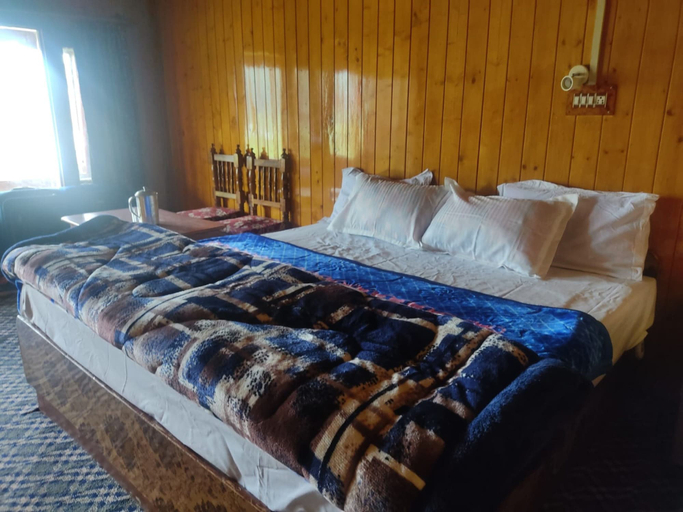 Room 3, Roseland Ski Institute Rd, Baramulla