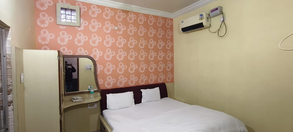 Room 4, Vidisha Rajawat Khari Phatak Road, Vidisha