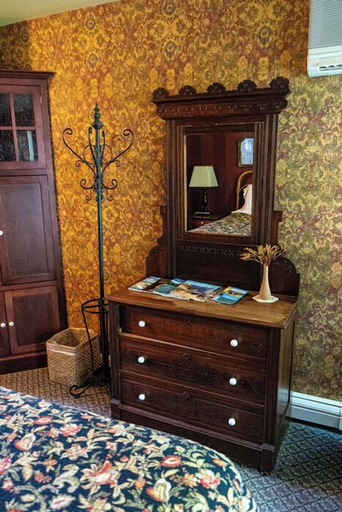 Bedroom 2, The Sylvan Inn, Leelanau