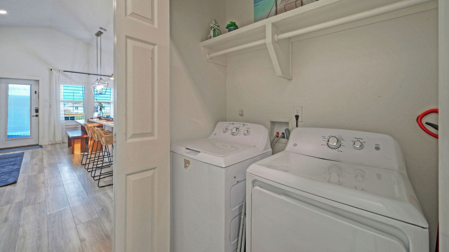 Bathroom, New Build! Priv Pool, Firepit, Walk to the Beach Alright, Alright by Avantstay, Nueces