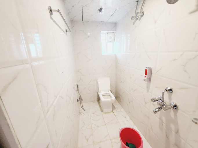 Bathroom 5, The Greenstar Inn Premium, Khordha