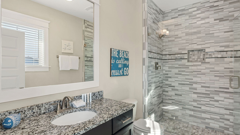 Bathroom 4, Three Times The Fun by Avantstay Blue Mountain Pool + Pet-friendly, Walton