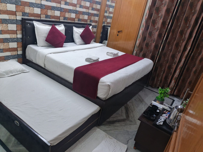 Room 3, Ravi BR Sant Kheteshwar Marg, Jaipur