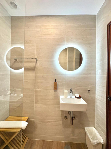 Bathroom 4, Hospedaria Buganvilia by amcf, Portimão