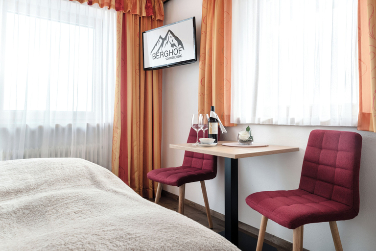 Room 4, Gasthof Pension Berghof, Schwaz