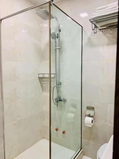 Bathroom 3, Old Tsereteli, Batumi