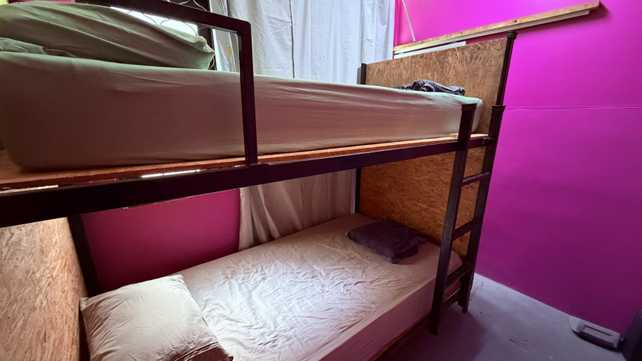 Others 3, Pink Kraken Hostel, Bang Kapi