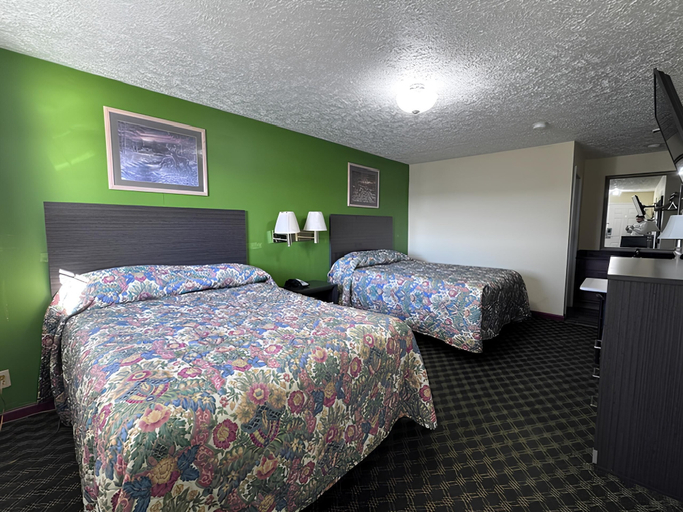Bedroom 3, Deerfield inn & Suits, Rutherford