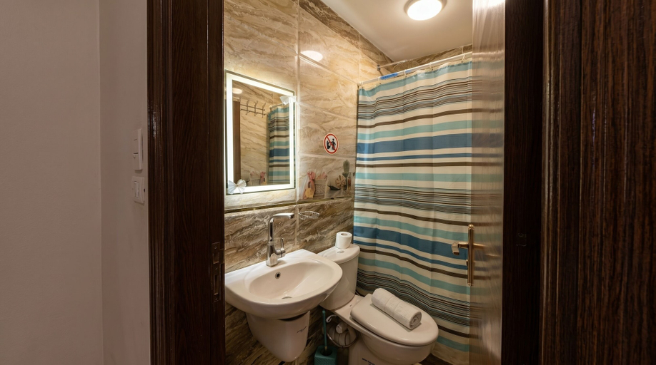 Bathroom 3, King Badr pyramids inn, Al-Ahram