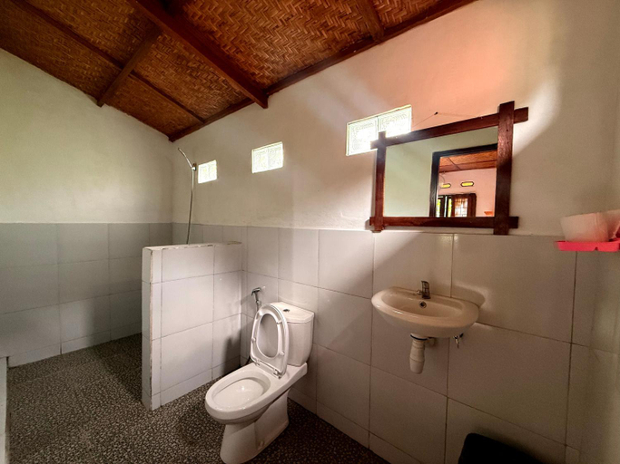Bathroom 3, Ariel Bungalow Tetebatu, Lombok