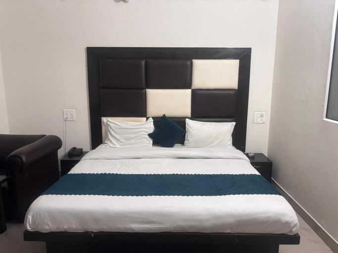 Room 5, Aaroham Retreat, Dehradun