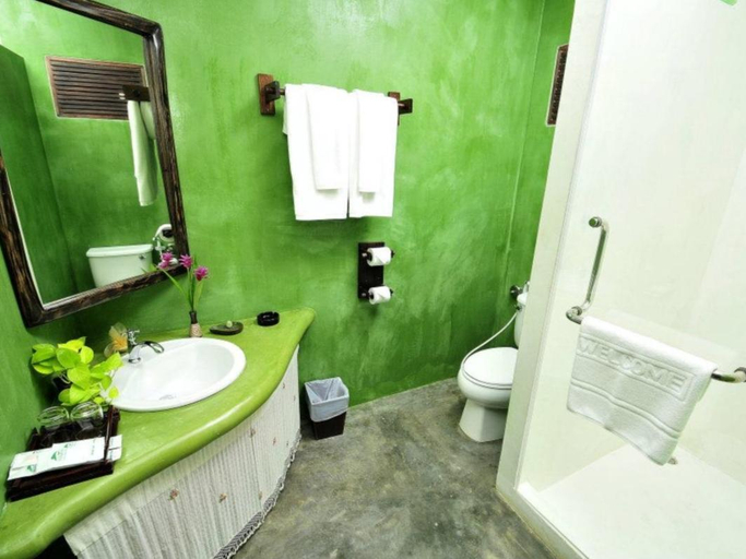 Bathroom 4, Chiangmai Inthanon Golf and Natural Resort, K. Doi Lo