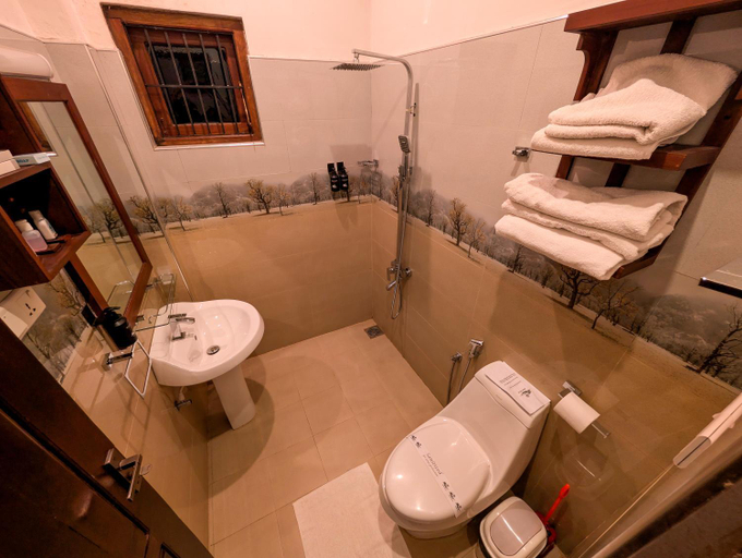 Bathroom, Diva Villa Airport Transit Hotel, Katana