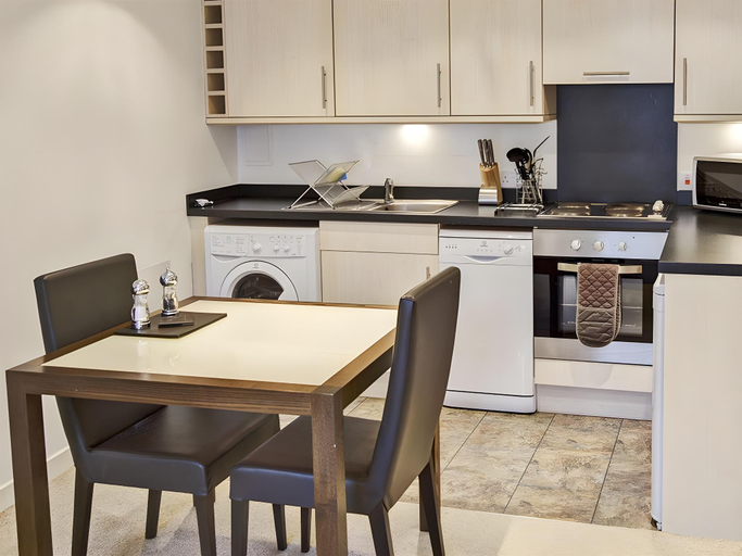 Others 4, Fountain Court Apartments - Grove Executive, Edinburgh