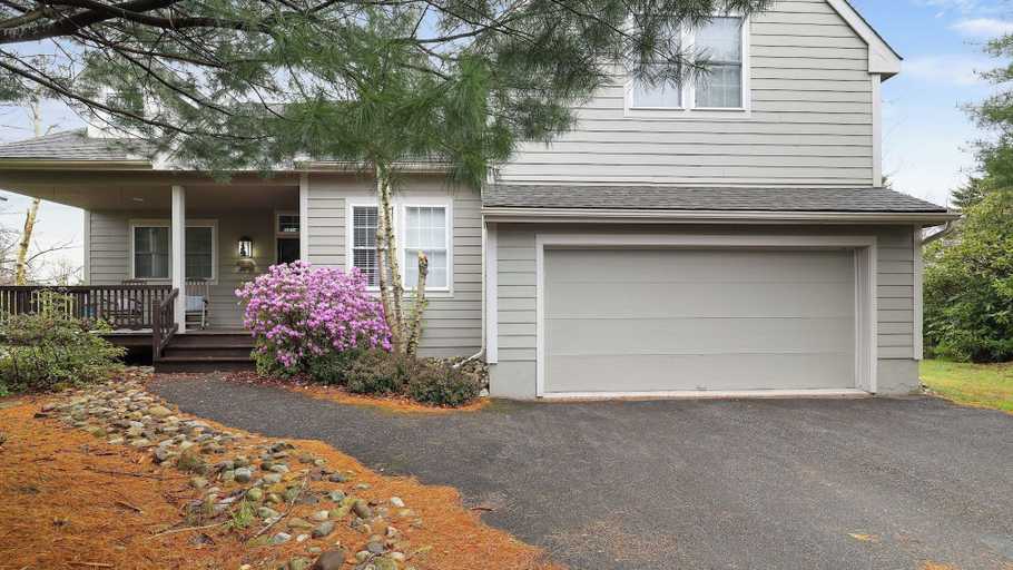 Exterior & Views, The Nest at Pinecrest by Avantstay Spacious Deck, Game Room, Fire Pit, Monroe