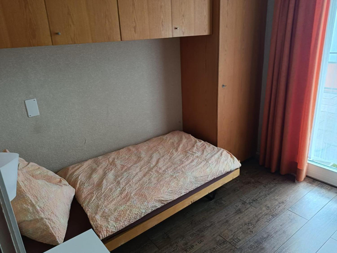 Bedroom 4, Adrenalin Backpackers Hotel, Glarus