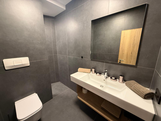 Bathroom, Residence Neuhof, Bolzano