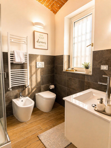 Bathroom 3, Villa Celeste, Cuneo