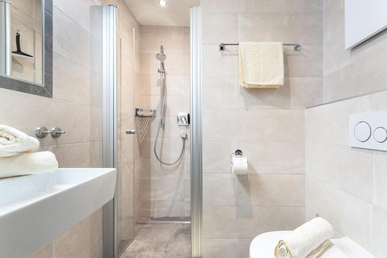 Bathroom 5, Gasthof Pension Berghof, Schwaz