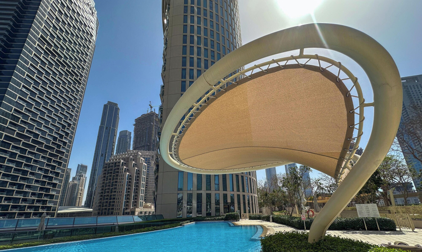 Pool 5, LUX The Burj Vista Suite, Dubai