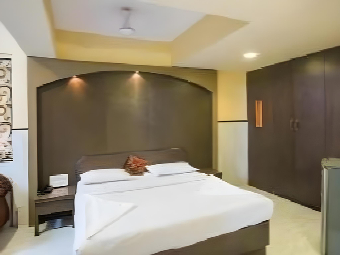 Bedroom 3, Hotel Sapphire Residency, Mumbai Suburban
