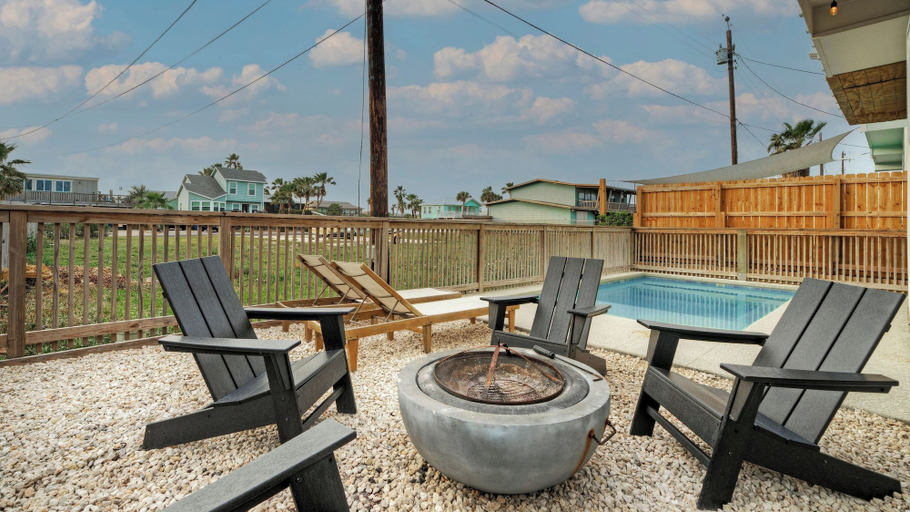 Others 5, New Build! Priv Pool, Firepit, Walk to the Beach Alright, Alright by Avantstay, Nueces