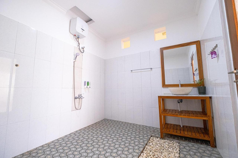 Bathroom 3, Sriwedari House Keramas, Gianyar