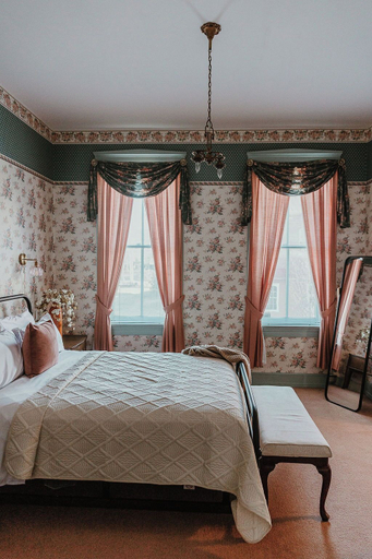 Room 2, Strassner Suites, Gasconade
