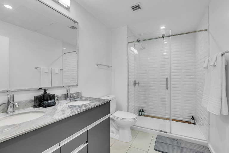 Bathroom 3, Meridia by Stylish Stays, Tulsa
