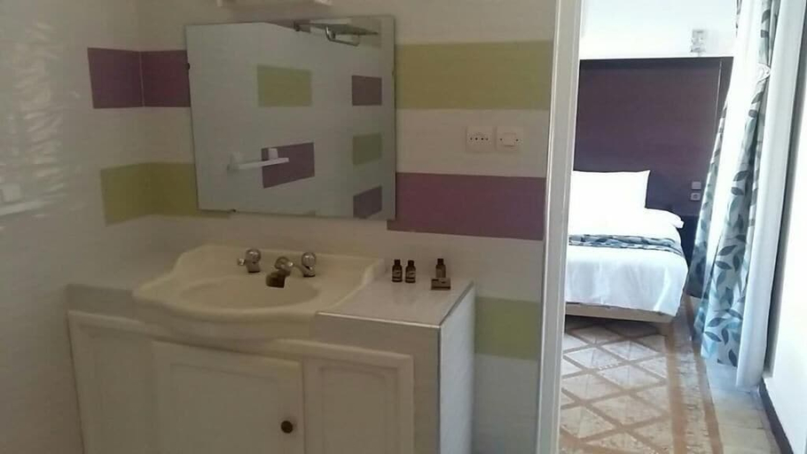 Bathroom, maison duffal, Ifrane