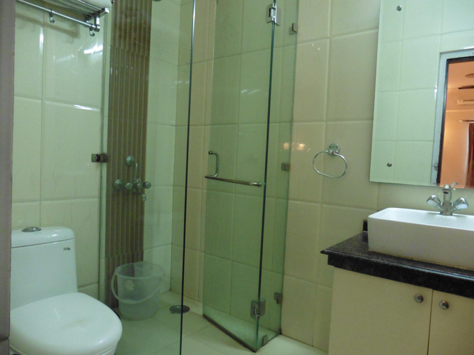 Bathroom 3, York Hotel, Delhi