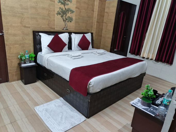 Room 4, Ravi BR Sant Kheteshwar Marg, Jaipur