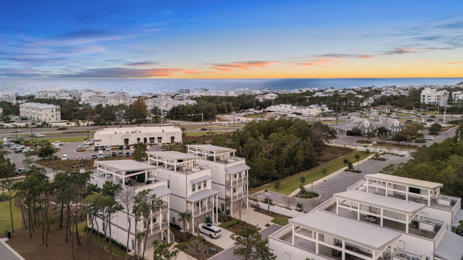 Exterior & Views 2, Rooftop Deck w/ Ocean View, Pool, Walk to Beach! Coastal Canopy by Avantstay, Walton