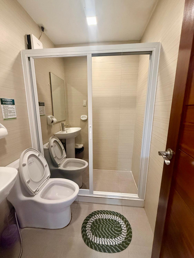 Bathroom 2, ZJ Hometel, Coron
