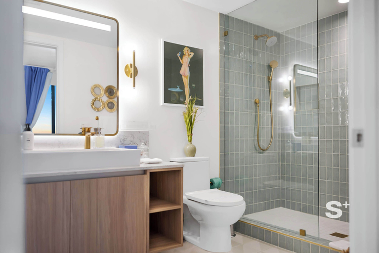 Bathroom 5, Chic 2BD Downtown Condo with Water Views, Miami-Dade