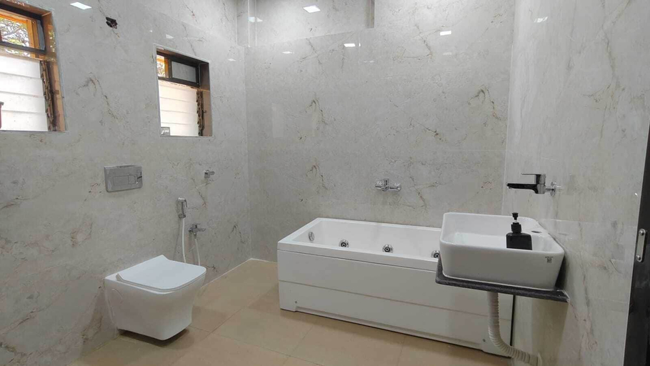 Bathroom, NS Dosti Villa By Glitz, Raigarh