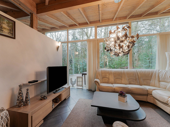 Primary image, Forest House in Norg with Private Sauna, Noordenveld
