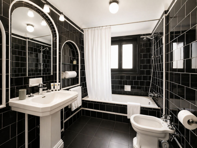 Bathroom 3, Angelats Hotel, Girona